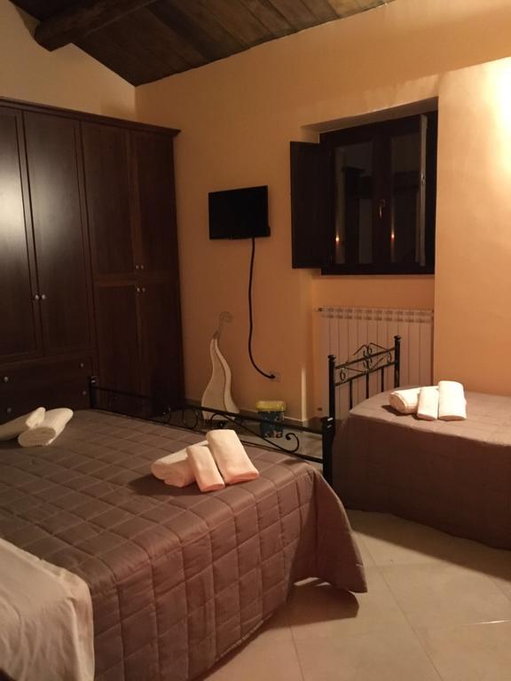 La Chiazzolla Hotell Campoli del Monte Taburno Exteriör bild