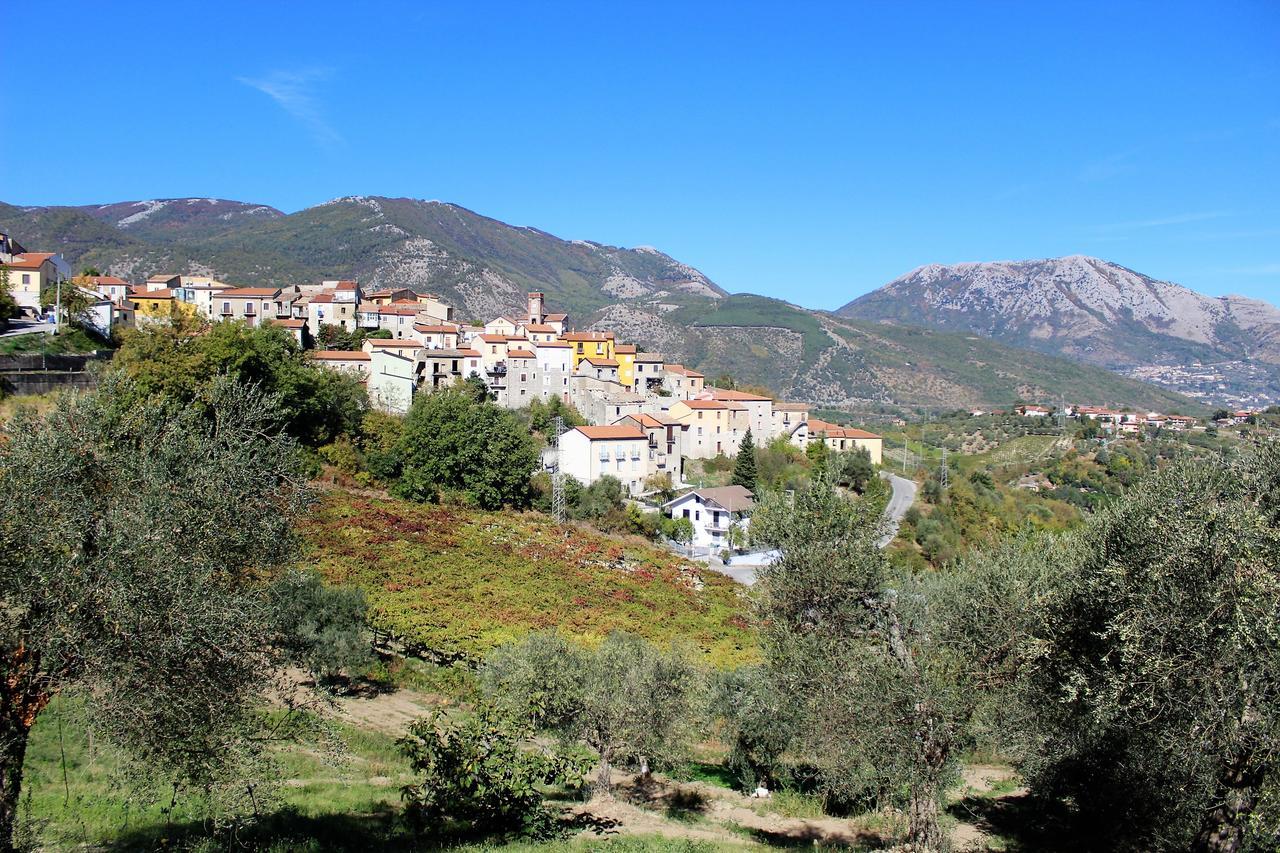 La Chiazzolla Hotell Campoli del Monte Taburno Exteriör bild
