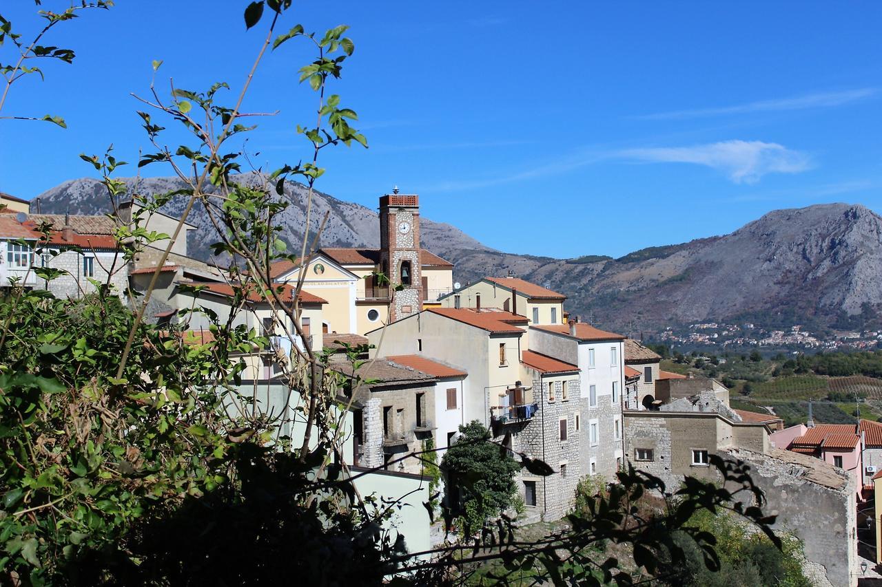 La Chiazzolla Hotell Campoli del Monte Taburno Exteriör bild