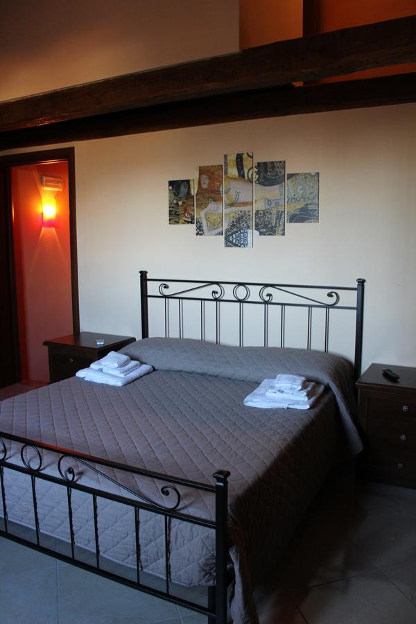 La Chiazzolla Hotell Campoli del Monte Taburno Exteriör bild